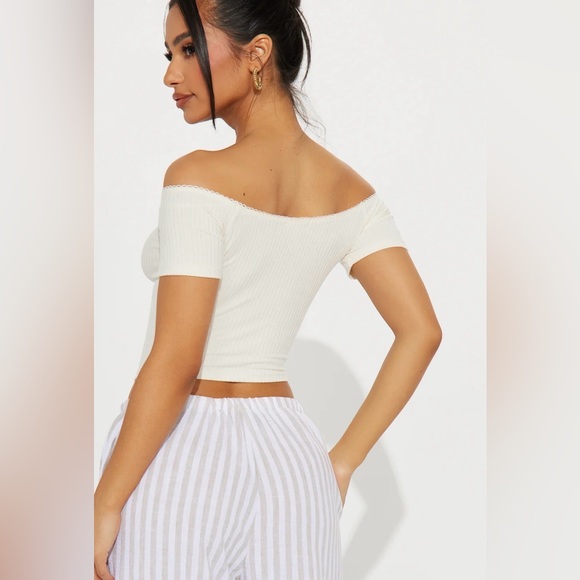 Off-Shoulder White Ribbed Top - Picture 2 of 2